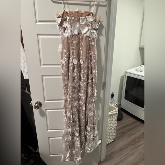 Elliatt Tiana Strapless Dress - Picture 2 of 2